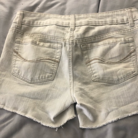 Shorts - Picture 3 of 3